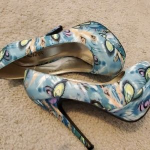 Beautiful barely worn pumps